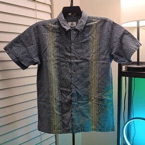 Buttoned Collared Shirt